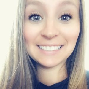 Meet your Posher, Lauren